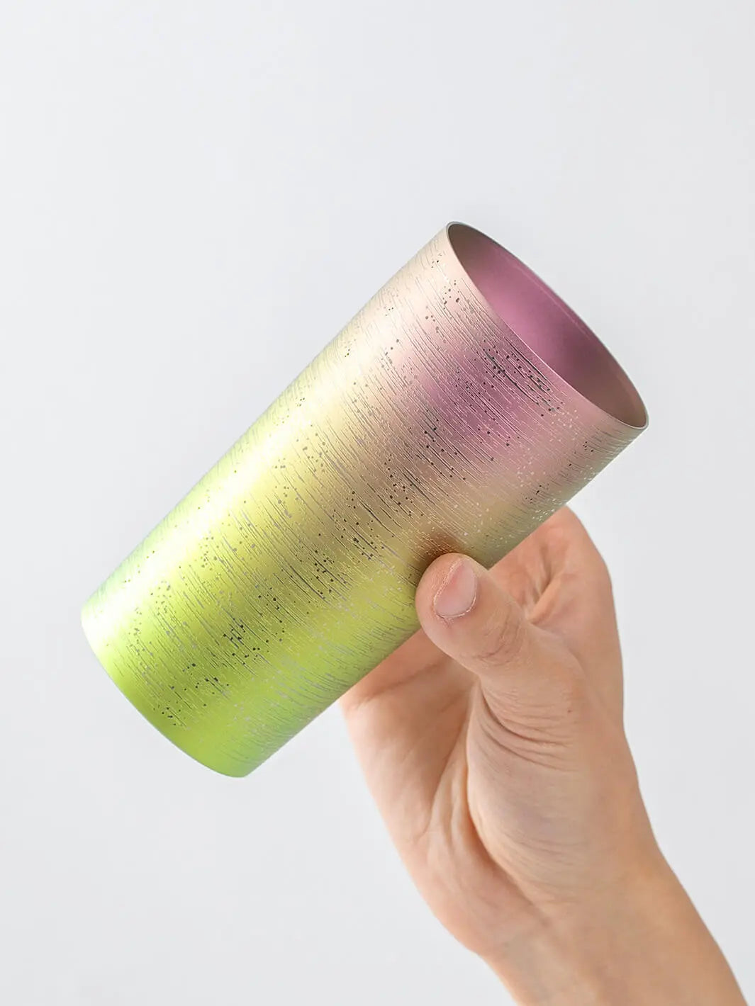 horie-ryo-aurora-pink-tumbler-angled-in-hand