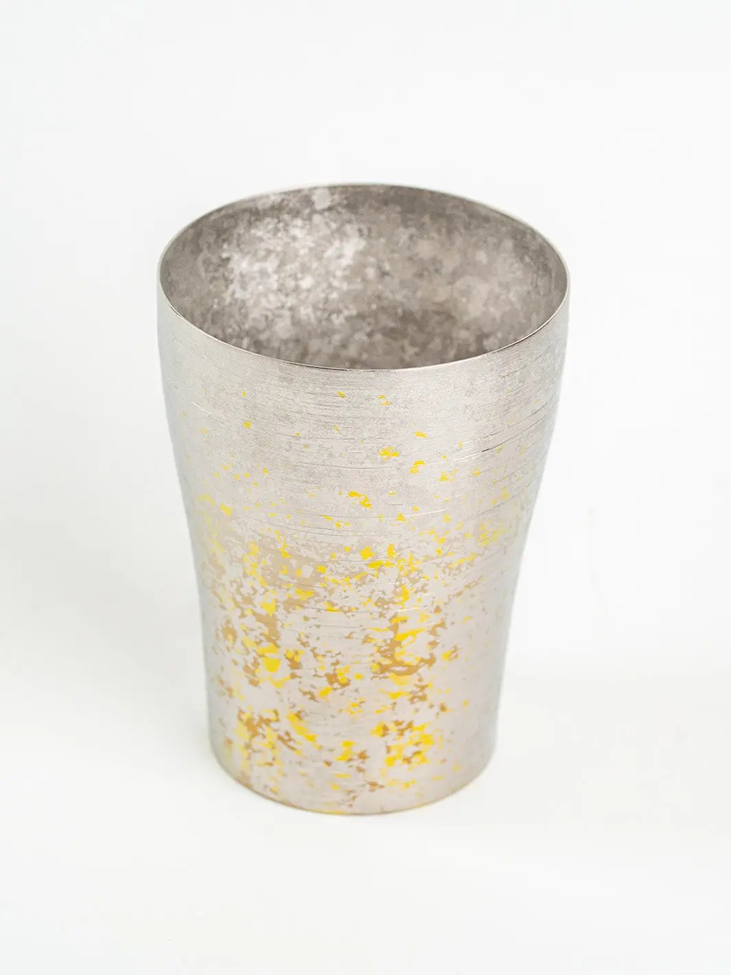 Top-down look at rim of silver 250ml tumbler