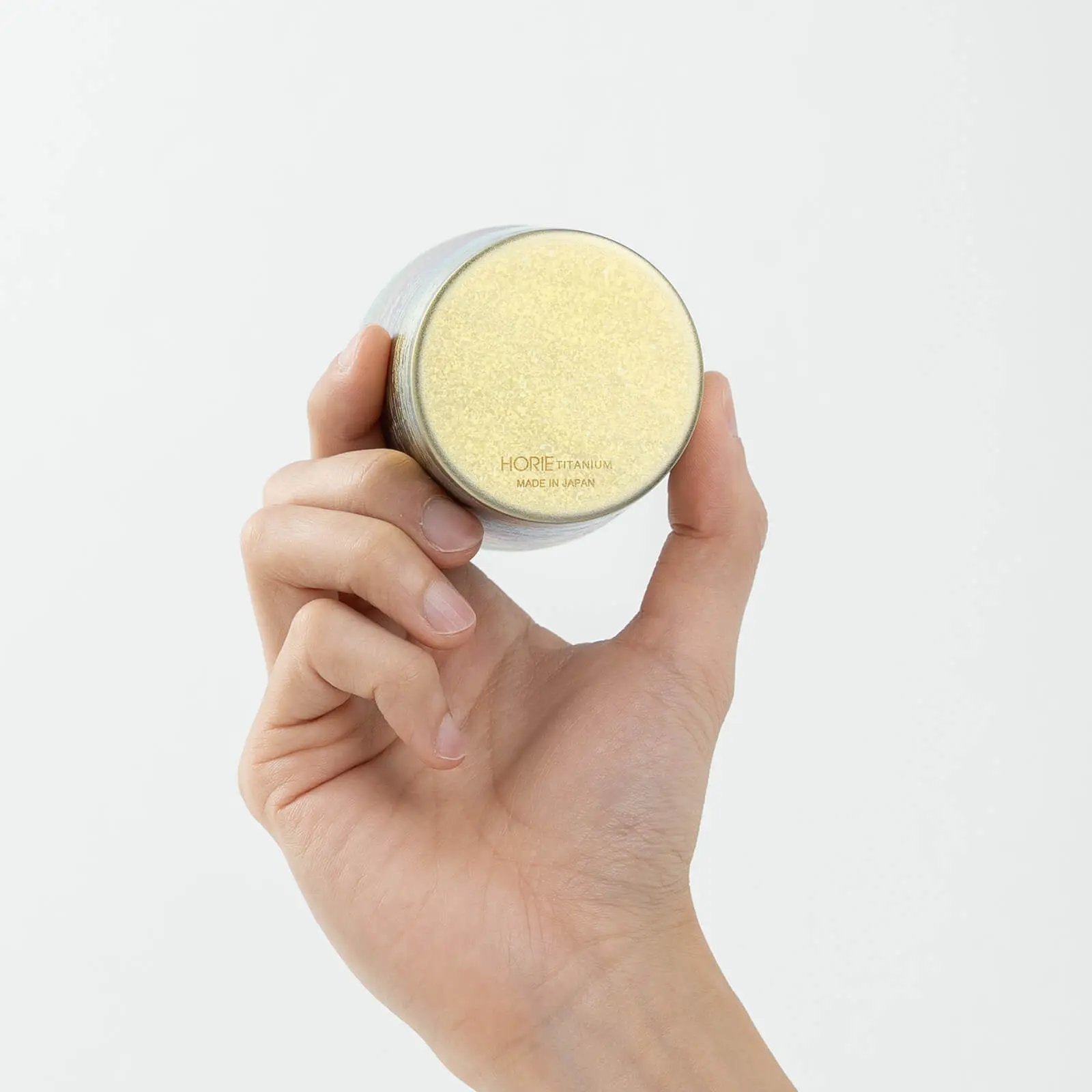 Bottom detail and front view of HORIE Gold Fuji tumbler – Japanese craftsmanship