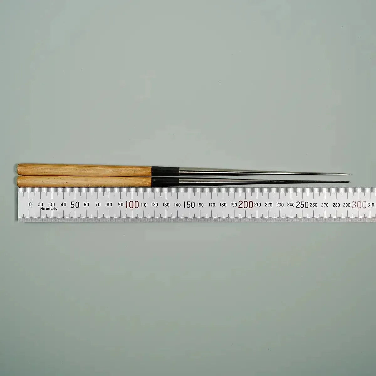 Measurement showing the 290mm total length of Sakagen Titanium Moribashi Chopsticks