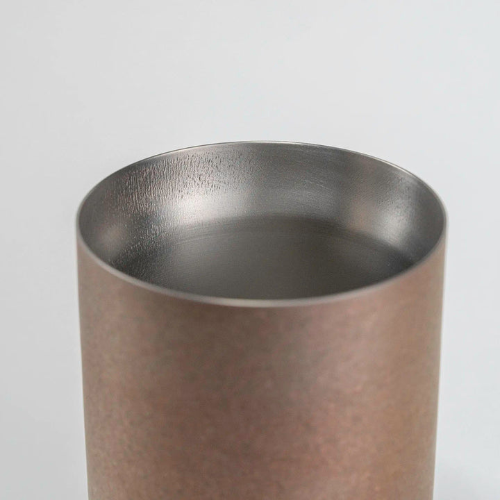 Detail shot of the double-walled construction on the silver HORIE Zen Series Tumbler, designed to keep beverages hot or cold for longer.