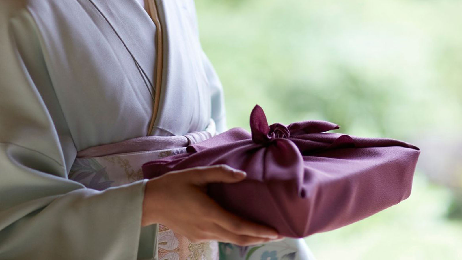 Japanese housewarming gifts – handcrafted tableware, drinkware and artisan home accessories