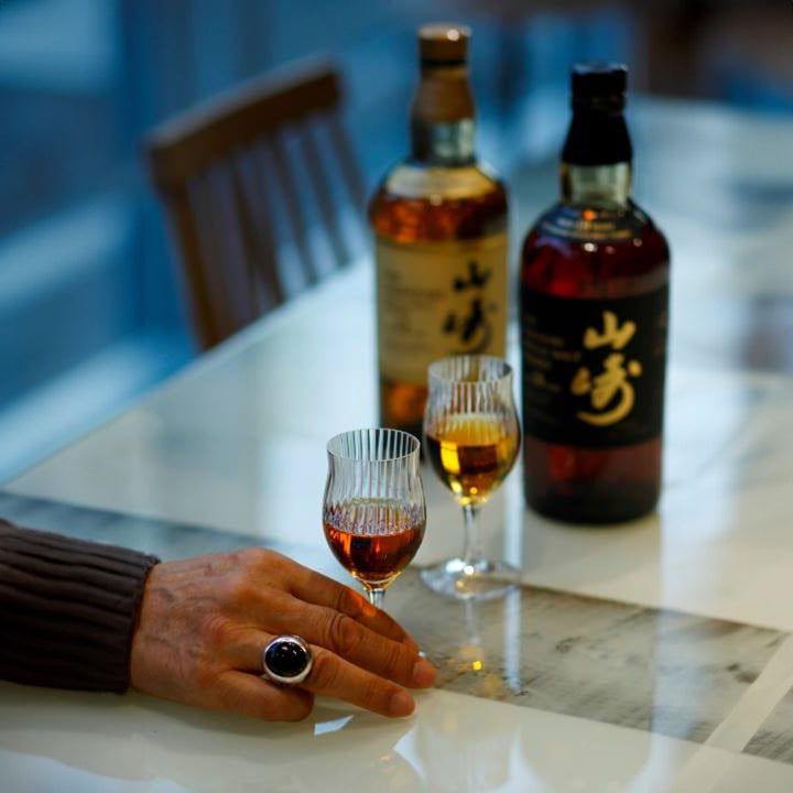 Close-up of Yamazaki 18-Year Whiskey served in a Yamazaki × Takeo Kikuchi Fragrance Glass, highlighting the elegance of whiskey tasting.